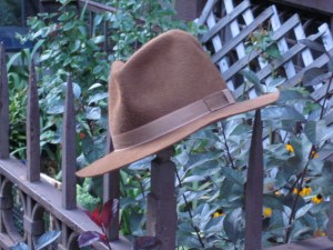 mystery hat cu