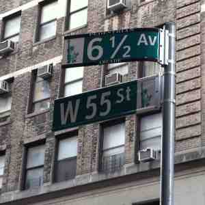 Looky here, it's 6 1/2 Avenue!